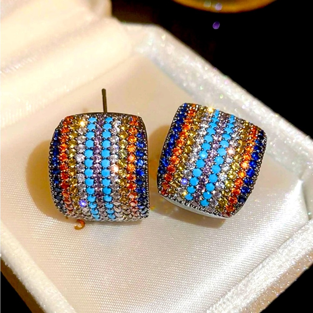 Cubic Zirconia Decor Stud Earrings